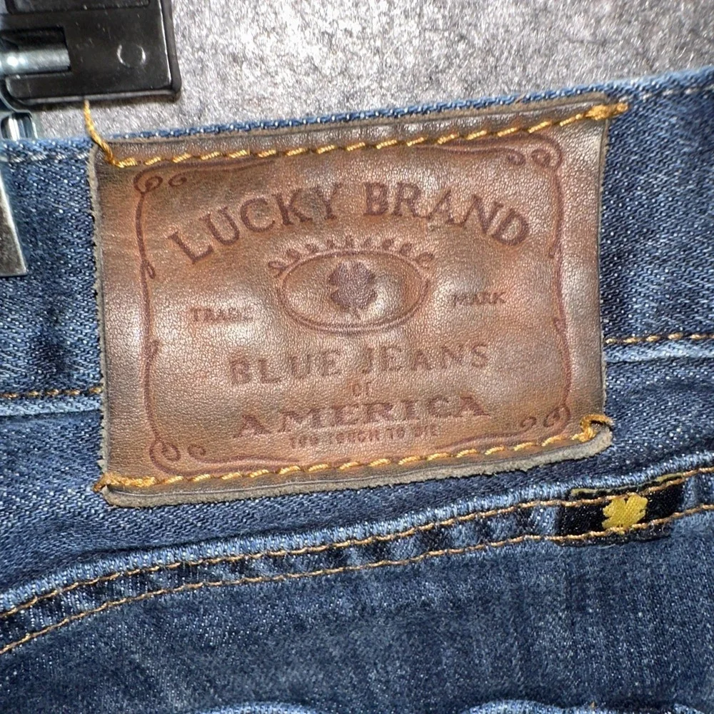 Lucky Brand Jeans Men's 38x32 361‎ Vintage Straight Stretch Distressed Dark Wash